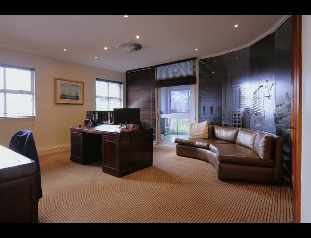 350M² OFFICE TO LET IN WESTLAKE